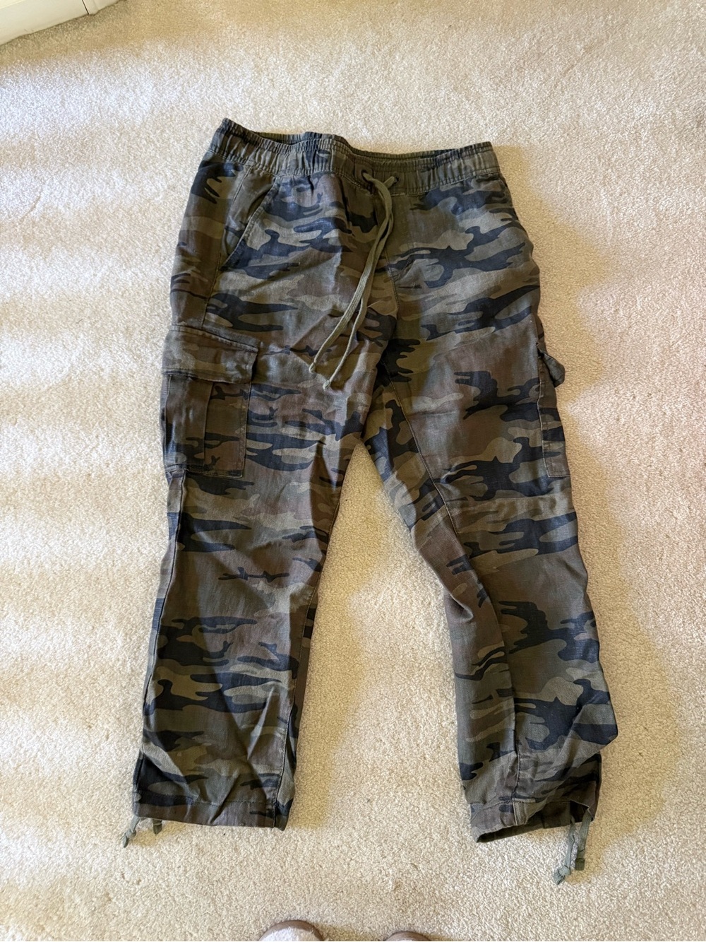 Anthropologie Camouflage Wide-Leg Cargo Pants in Olive Green & Black